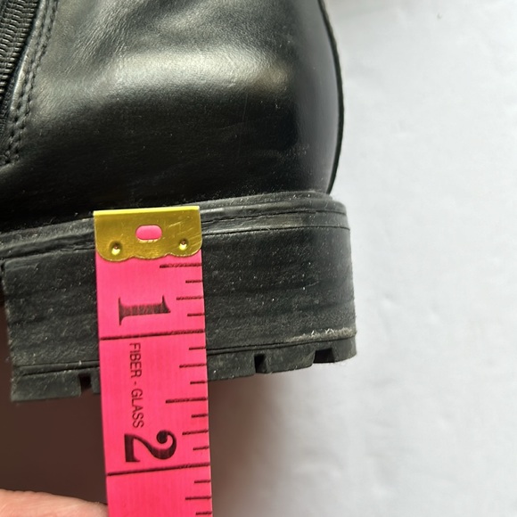 Artica Brown's Black Lug Sole Lined Chelsea Ankle Boot SZ 8 - Picture 10 of 13